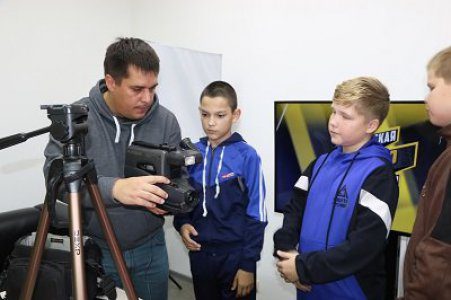 Юные журналисты Центра «Точка роста» МАОУ Фабричной СОШ побывали на экскурсии в ТРК «Вектор»