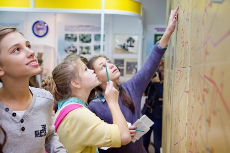 Российское общество «Знание» в 2024 году проведет для школьников и студентов колледжей чемпионат «Что? Где? Когда?»