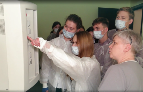 Обучающиеся десяти уральских школ с 1 сентября начнут учиться в медицинских классах, которые создадут по решению Евгения Куйвашева